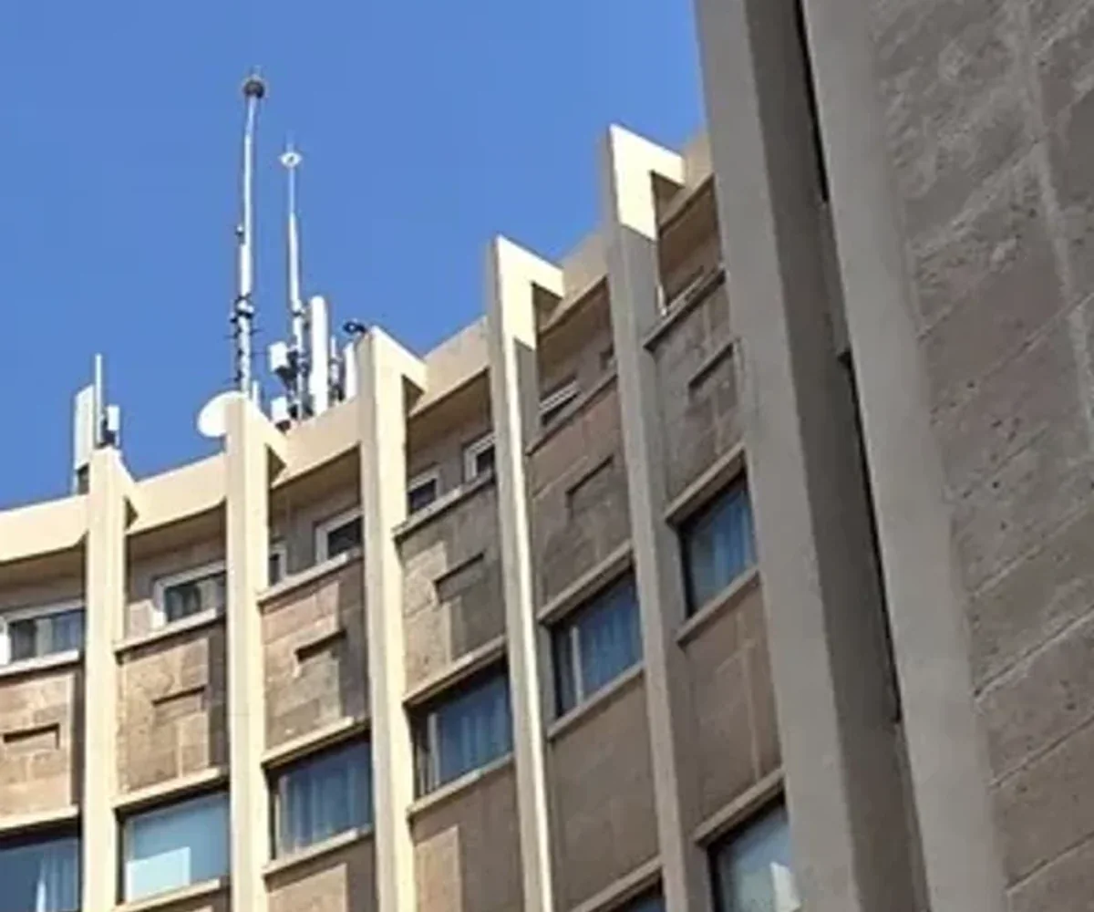 Inmueble hotelero de varios niveles